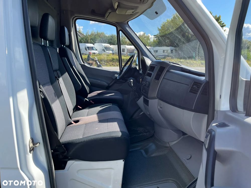 Mercedes-Benz Sprinter - 14
