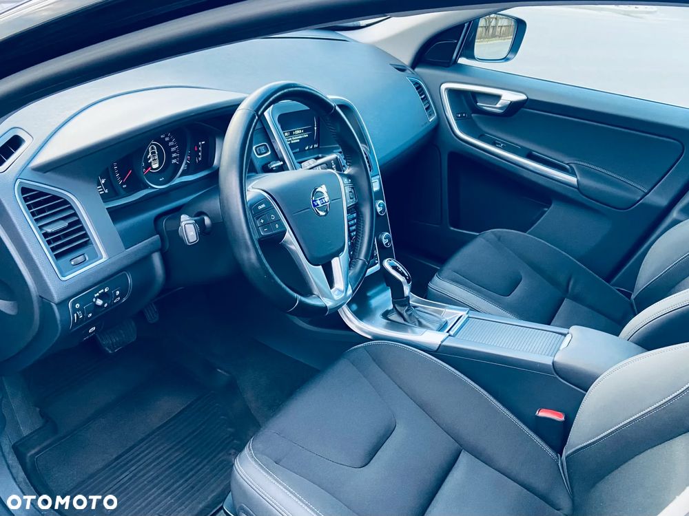 Volvo XC 60 D4 AWD Momentum - 9