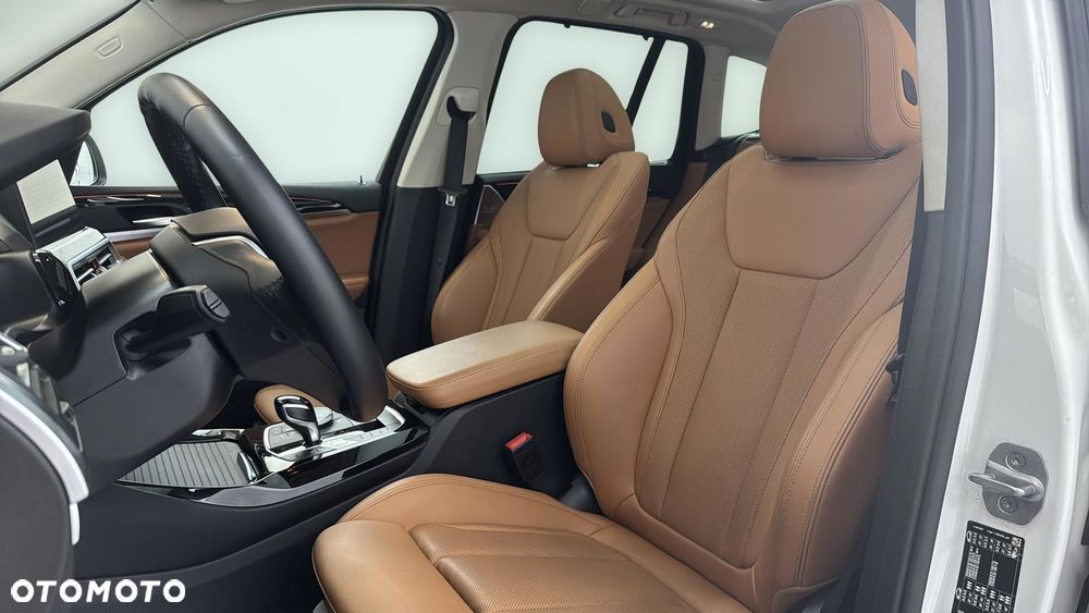 BMW X3 xDrive30e - 12