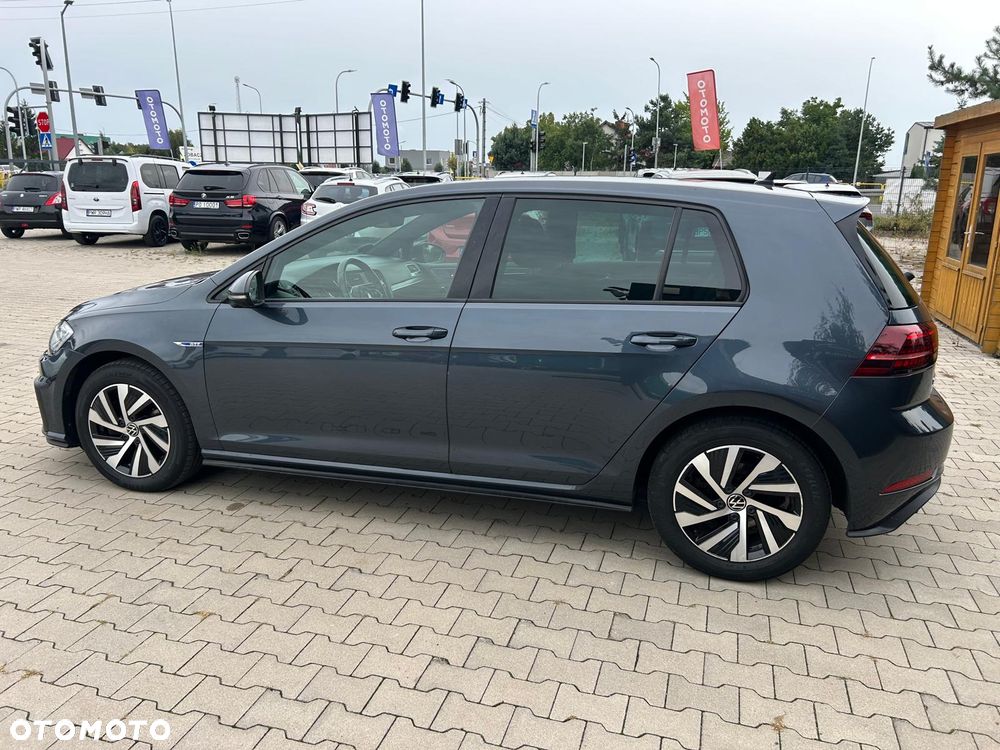 Volkswagen Golf - 10