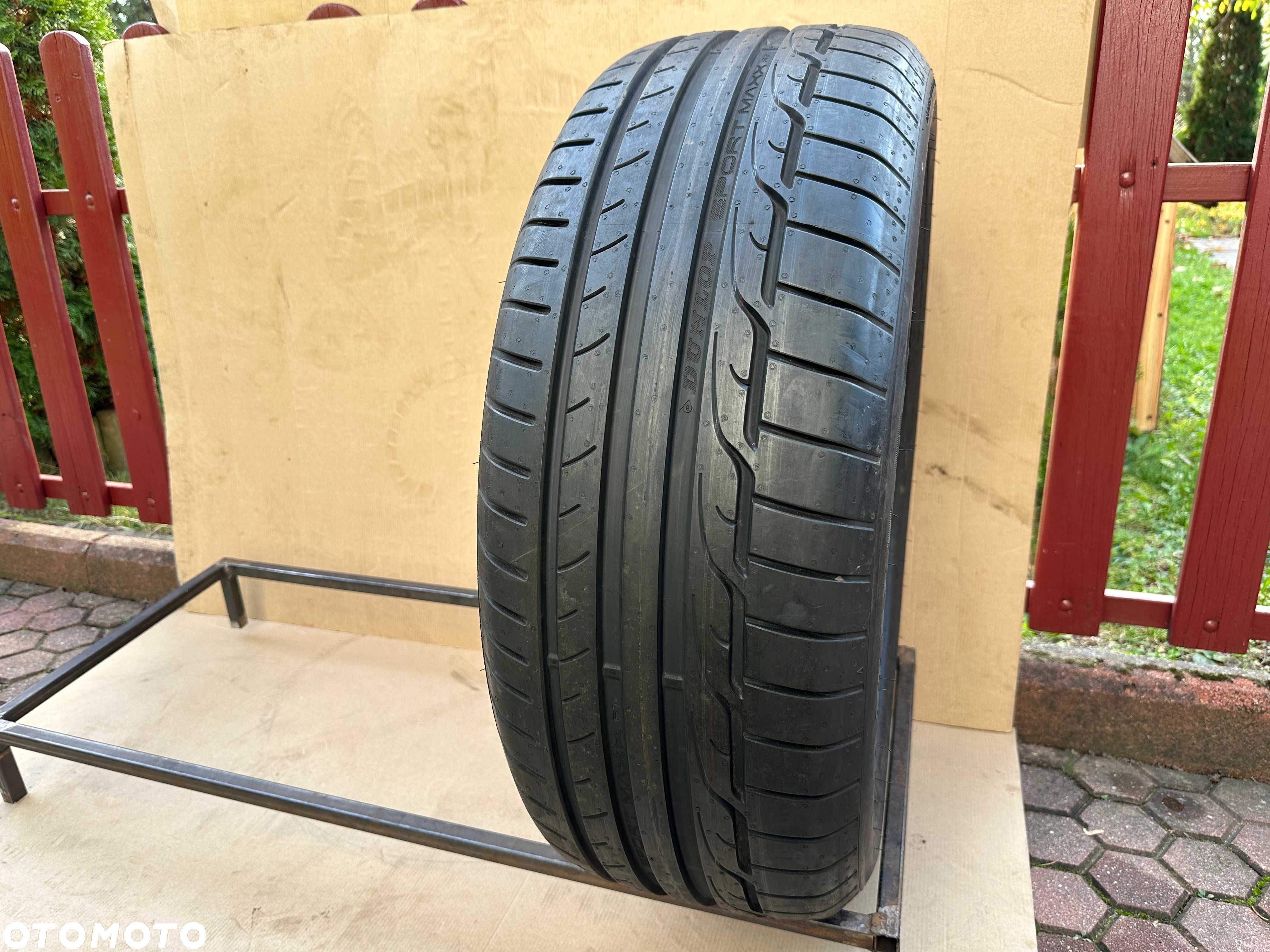 Opona Dunlop Sport Maxx RT 235/55R19 101W 2015 - 1