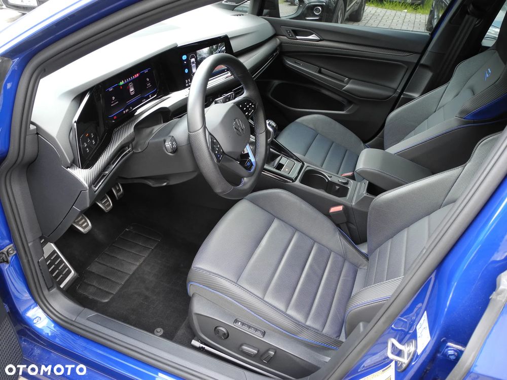Volkswagen Golf - 10