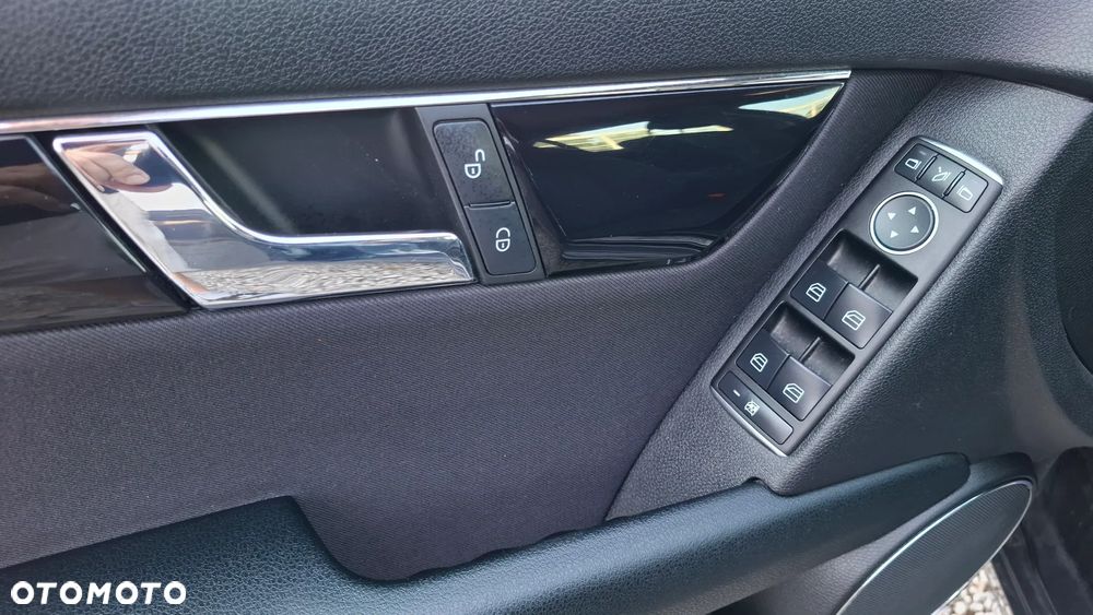 Mercedes-Benz Klasa C 180 BlueEFFICIENCY - 21