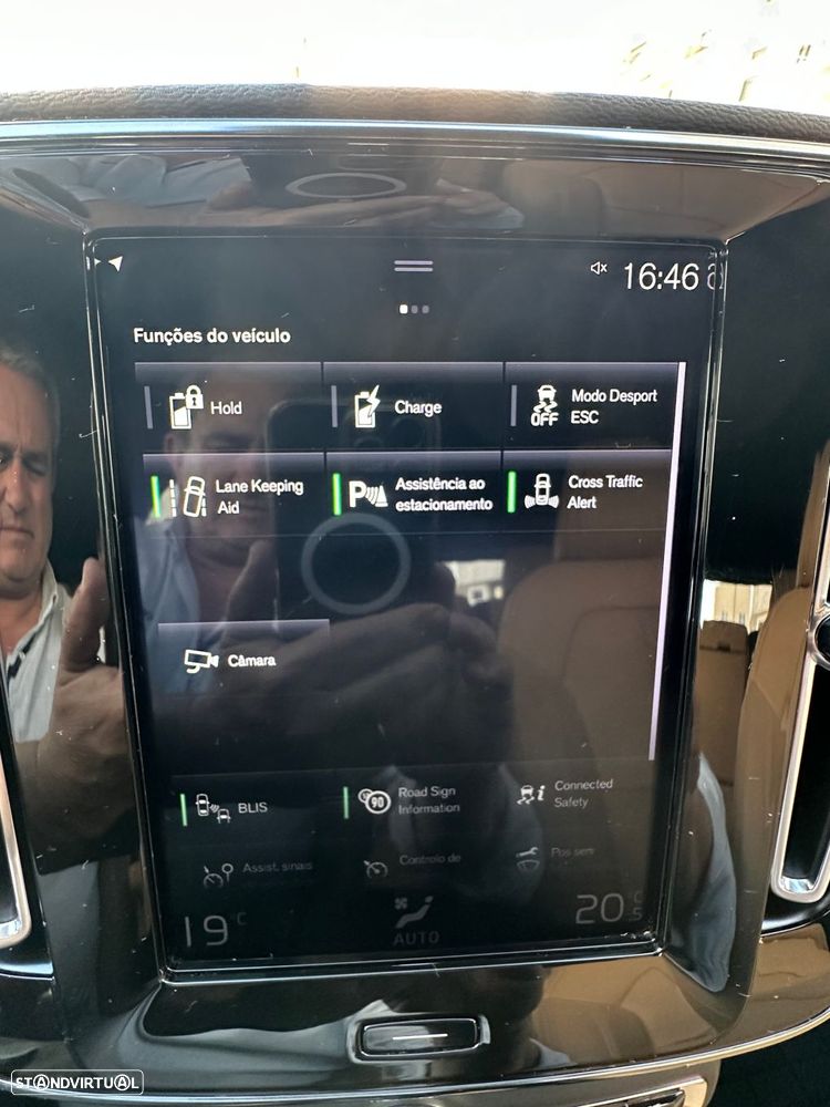 Volvo XC 40 1.5 T5 PHEV Momentum Plus - 23