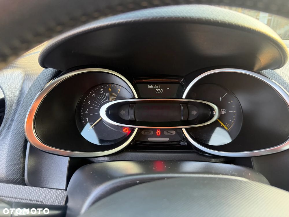 Renault Clio 1.2 16V 75 Life - 12