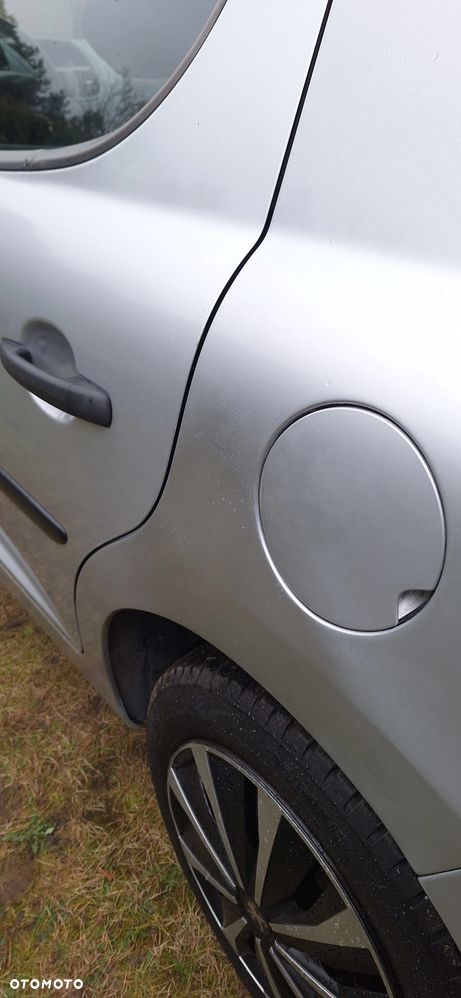 Peugeot 207 1.4 Presence - 24