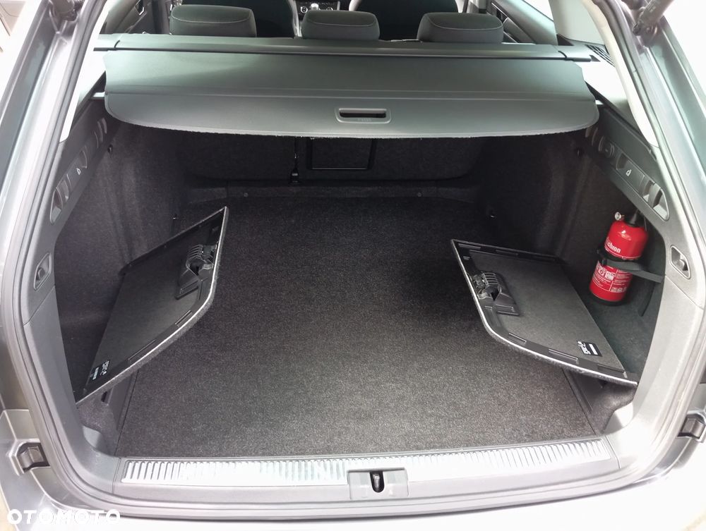 Skoda Superb 2.0 TDI SCR Style DSG - 30