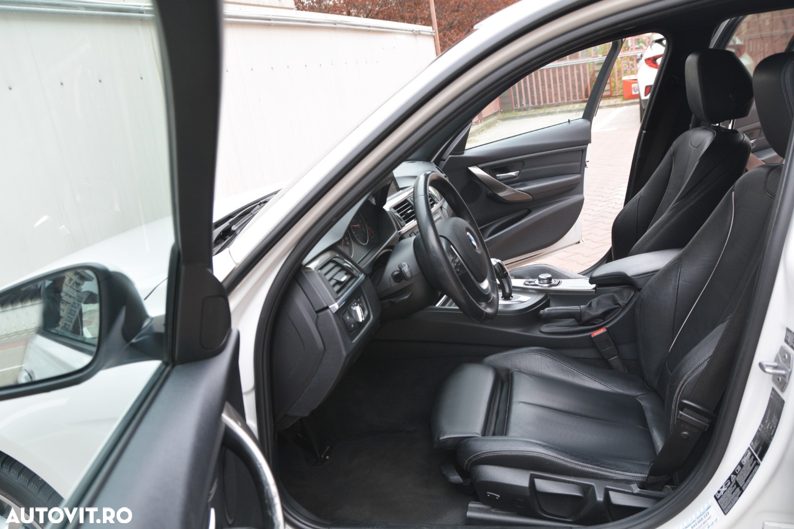 BMW Seria 3 320d xDrive Sport-Aut. Modern Line - 18