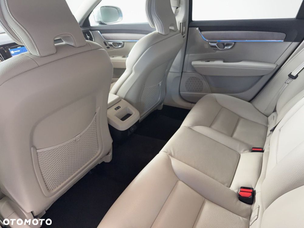 Volvo V90 Cross Country - 14