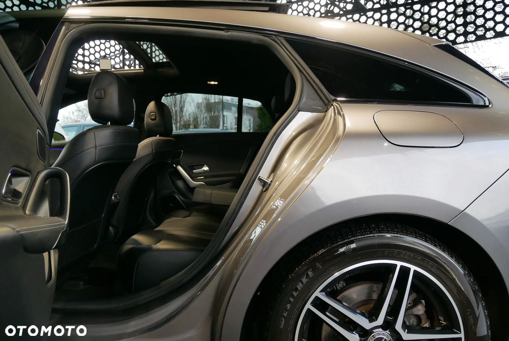 Mercedes-Benz CLA 200 7G-DCT Progressive - 10