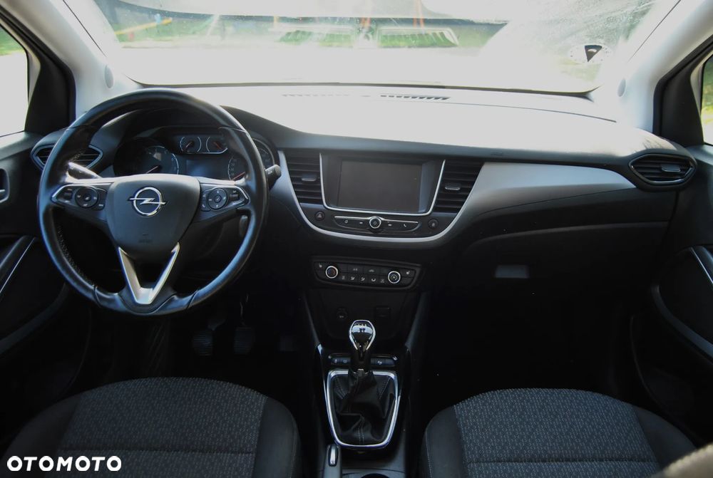 Opel Crossland X 1.2 Essentia - 9