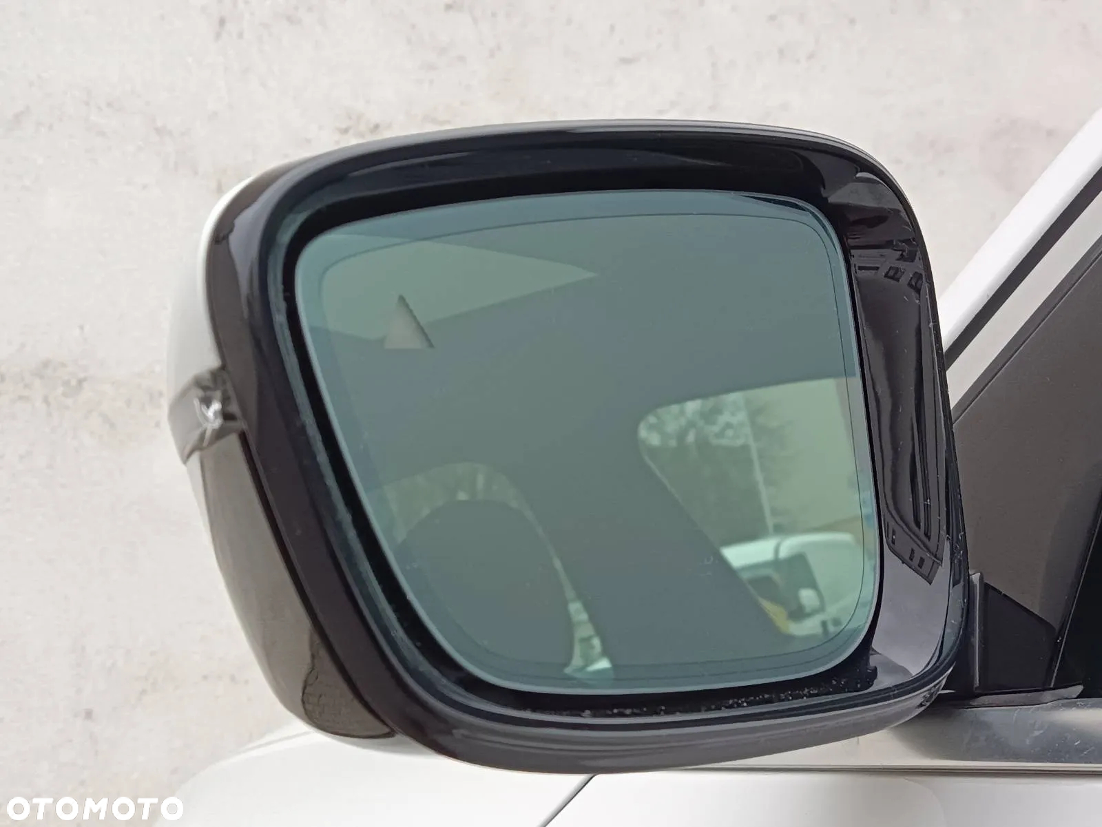BMW Seria 3 330i - 29