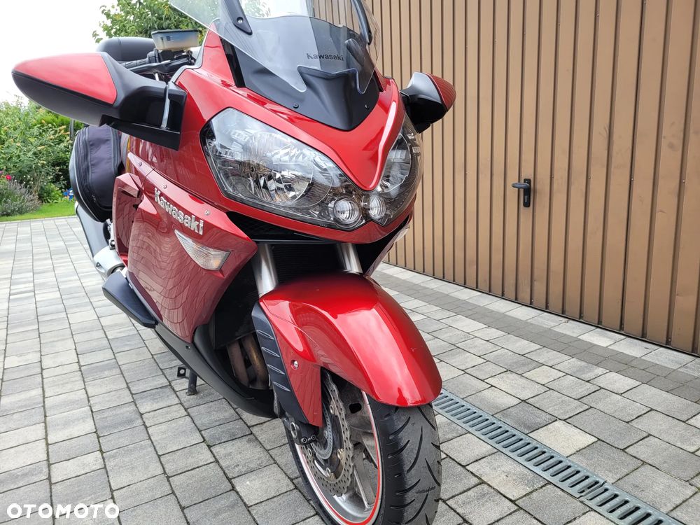 Kawasaki GTR - 3
