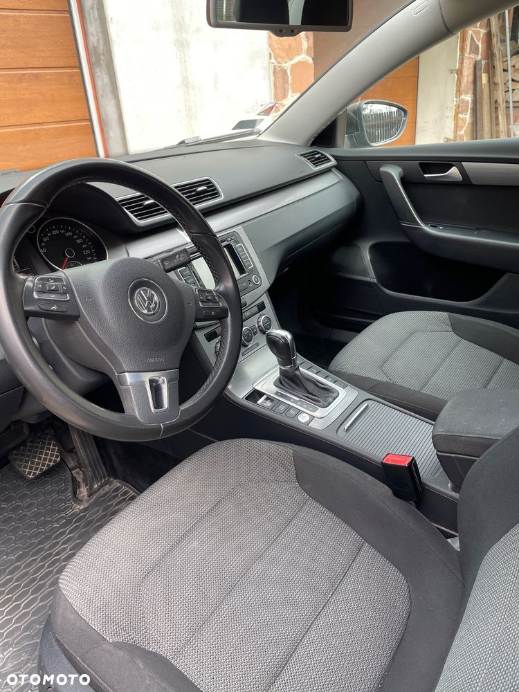 Volkswagen Passat 2.0 TDI Comfortline DSG - 32