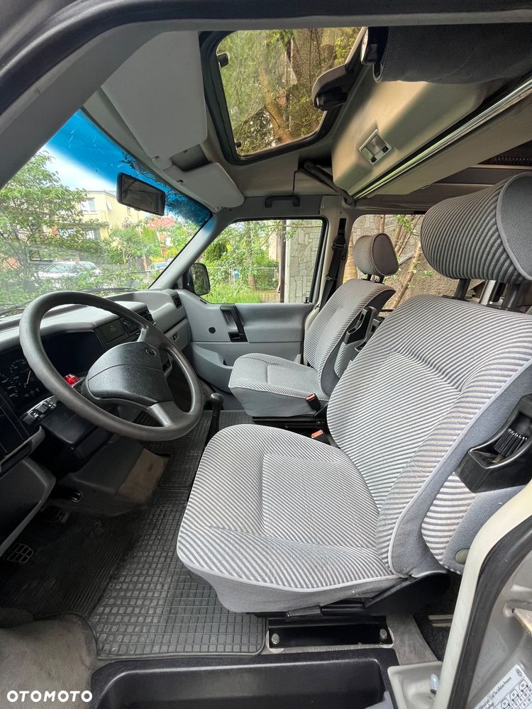 Volkswagen Transporter - 8