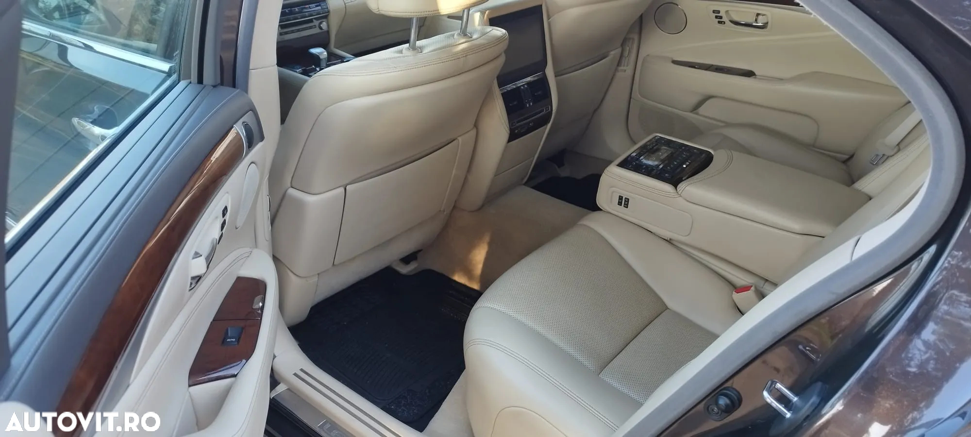 Lexus Seria LS - 5