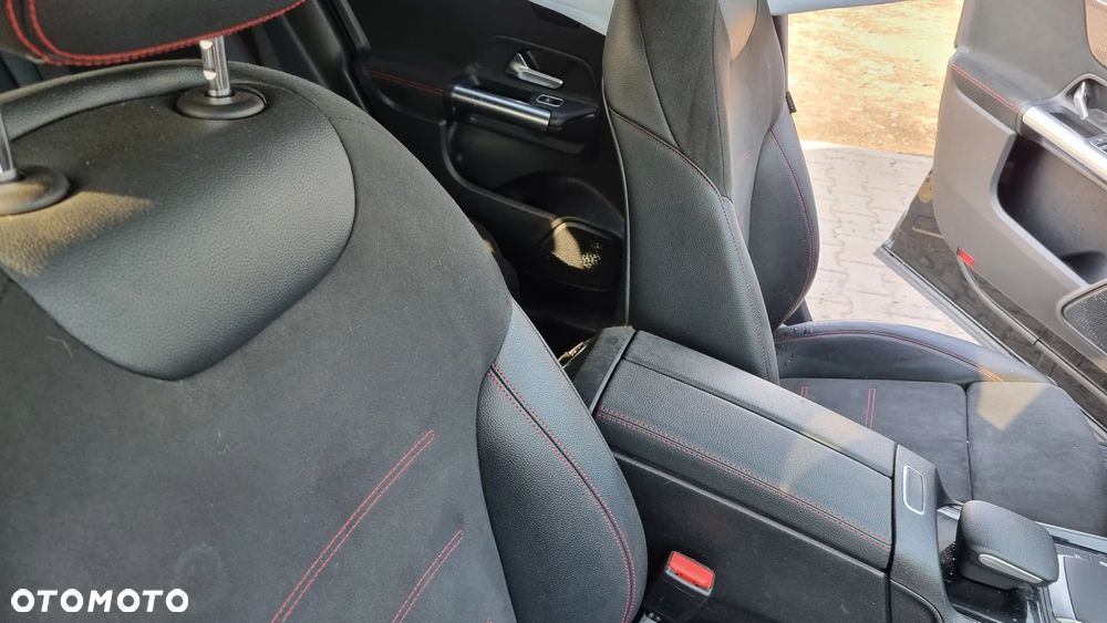 Mercedes-Benz GLA 200 d 4Matic 8G-DCT AMG Line - 34