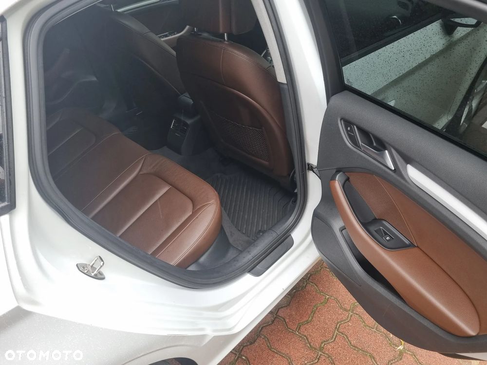 Audi A3 1.8 TFSI Attraction S tronic - 12