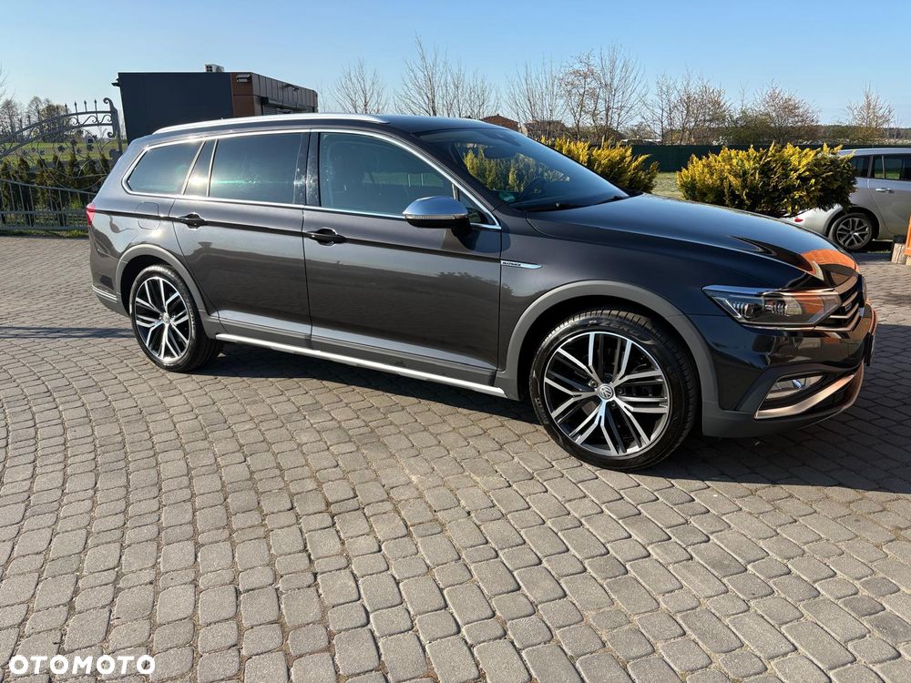 Volkswagen Passat Variant 2.0 TDI SCR 4Motion DSG Alltrack - 2
