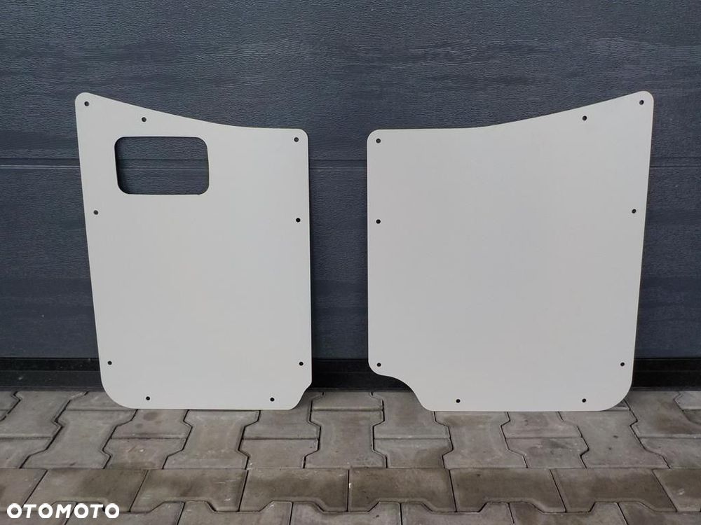 CRAFTER TAPICERKA PILŚNIA DYKTA DRZWI TYLNYCH LP - 1
