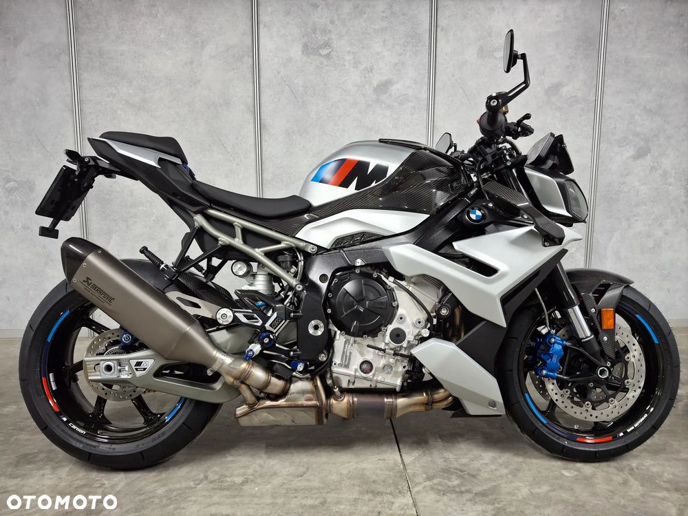 BMW S - 1