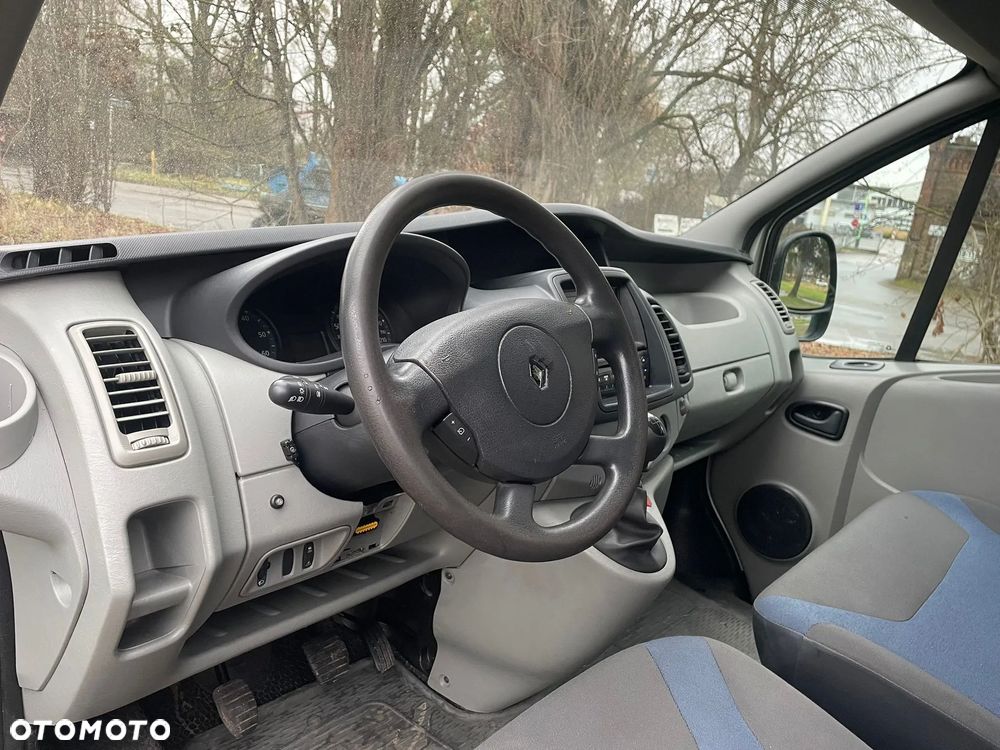 Renault traffic - 12