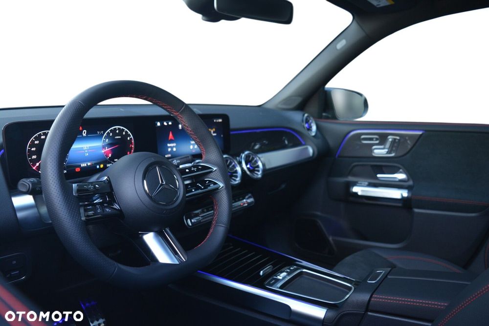 Mercedes-Benz GLB 200 AMG Line 7G-DCT - 7