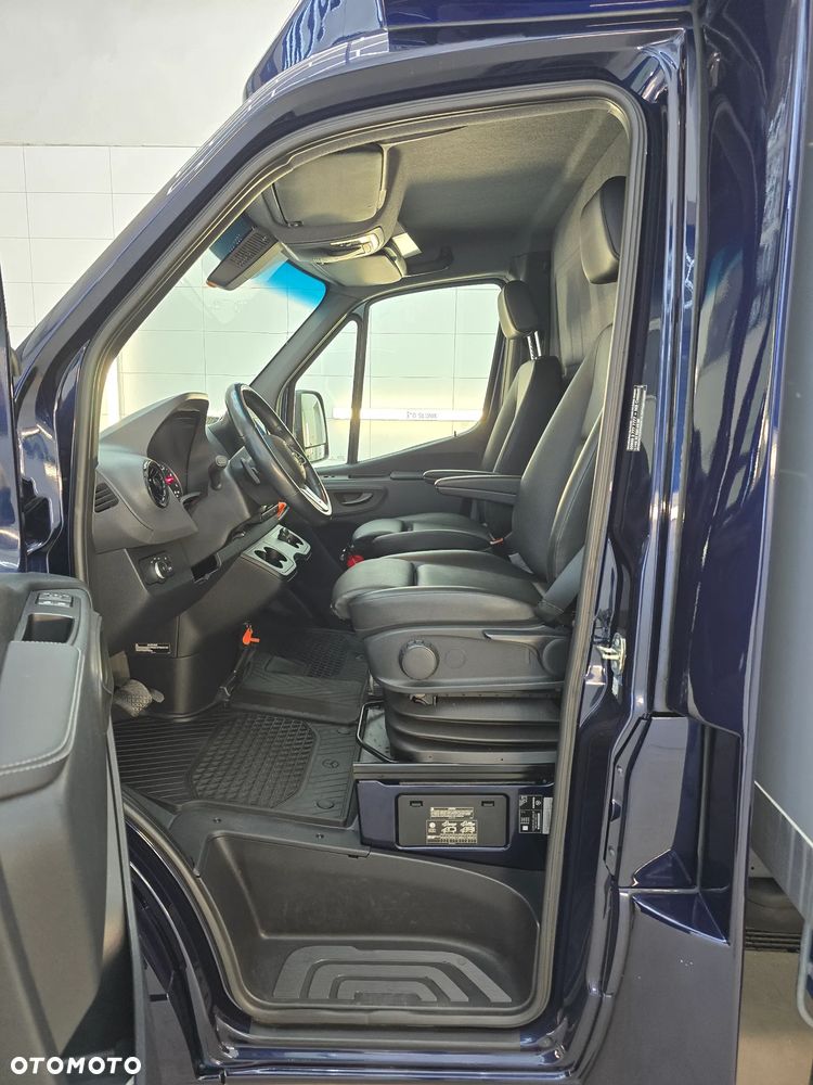 Mercedes-Benz SPRINTER 319 3.0 CDI KONTENER 4,28cmDługi 2,29cmSzero 2,24cmWysok + WINDA 750Kg 42Tyś km SERWIS DO OSTATNIEGO Km ASO MERCEDES-BENZ SALON PL STAN NOWY NOWY NOWY FABRYCZNA GWARANCJA - 29