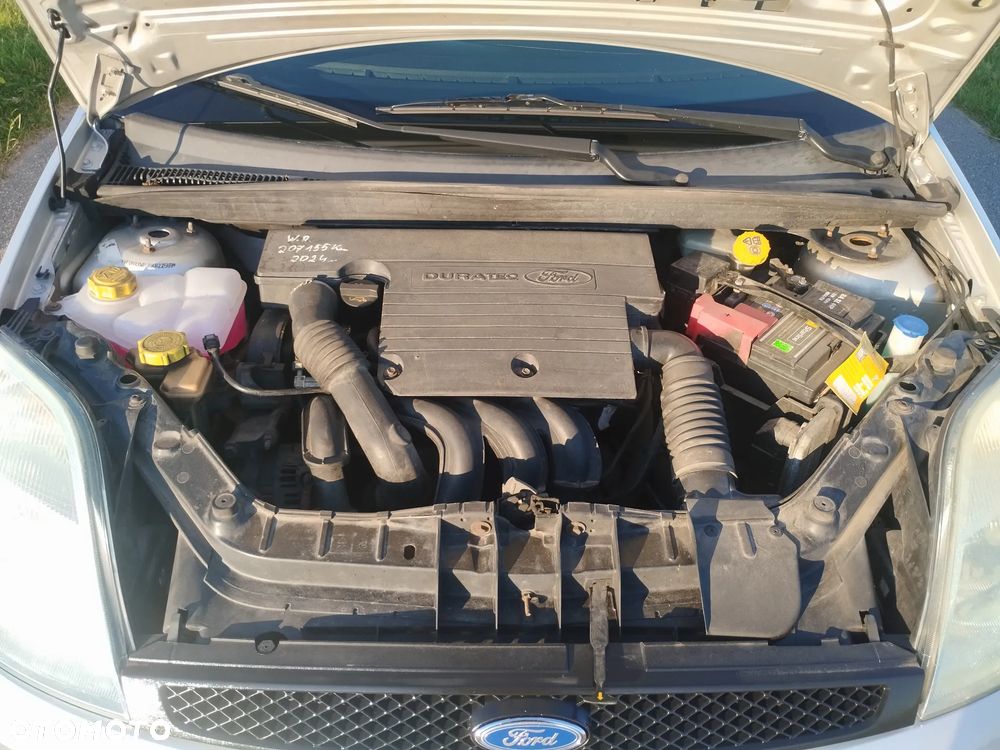 Ford Fiesta 1.4 Ghia - 10