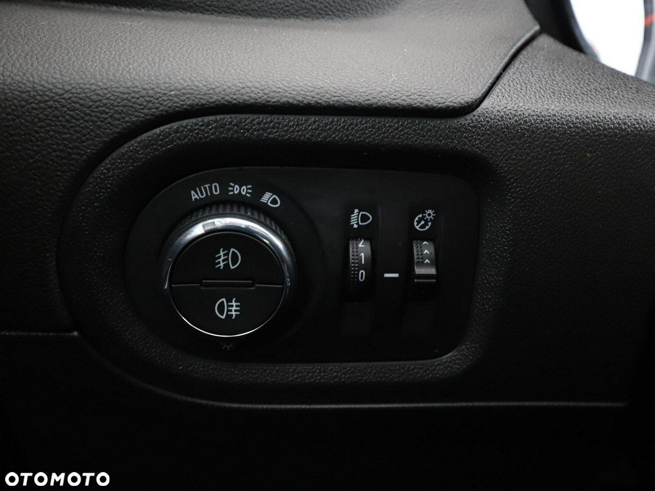 Opel Grandland X 1.2 T GPF Design Line S&S - 34