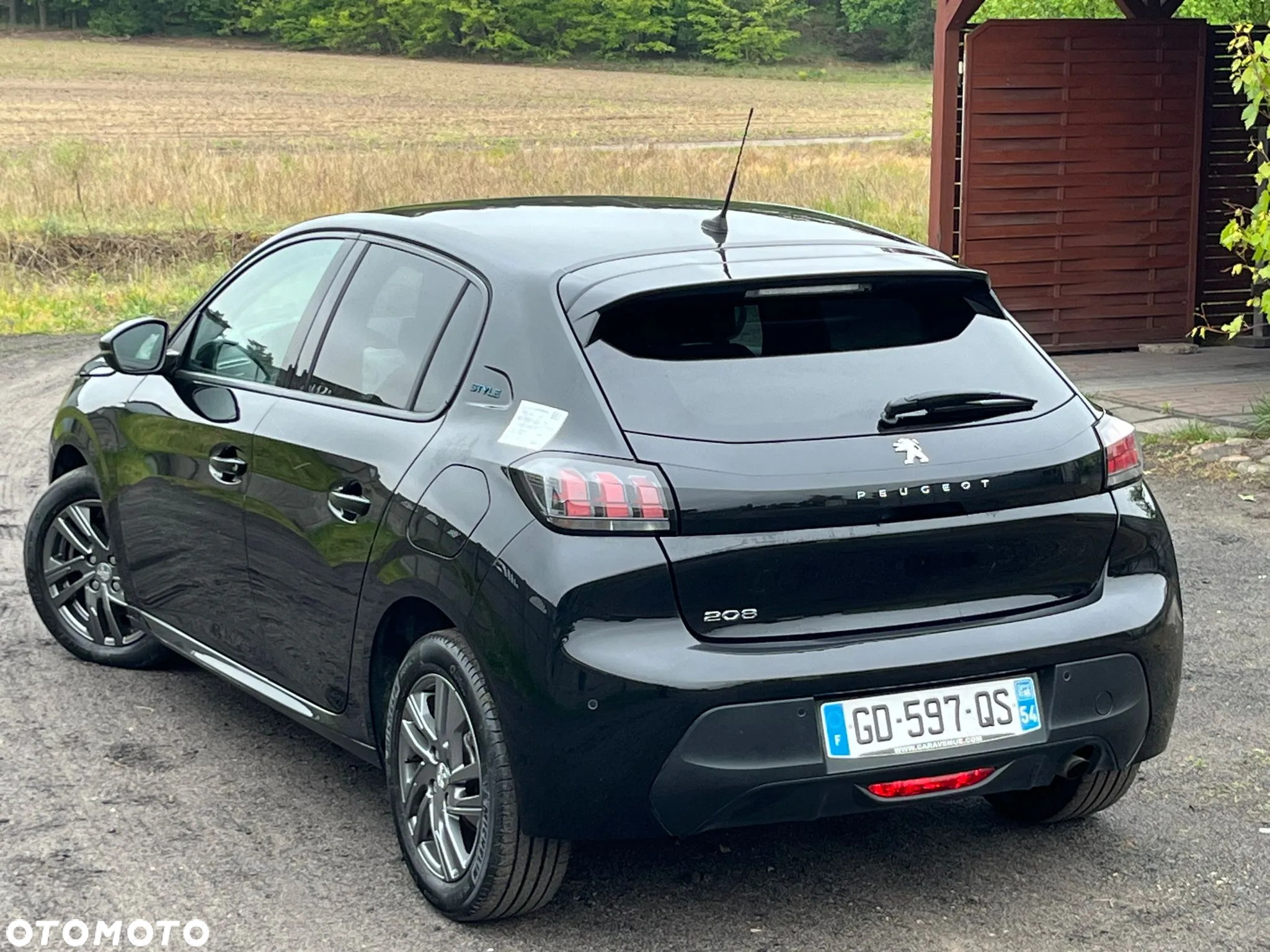 Peugeot 208 - 23