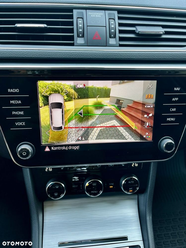 Skoda Superb 2.0 TDI SCR Ambition DSG - 23