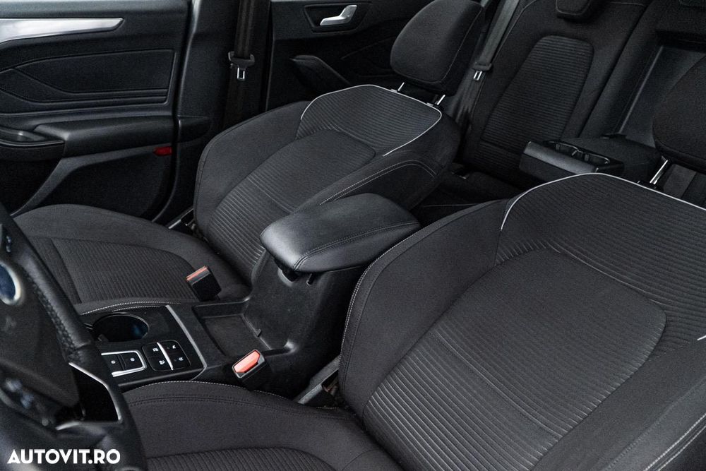 Ford Focus 1.5 EcoBlue Start-Stopp-System Aut. TITANIUM - 20