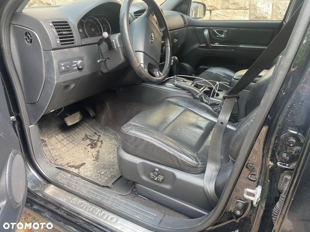 Kia Sorento 3.3 V6 LX - 10