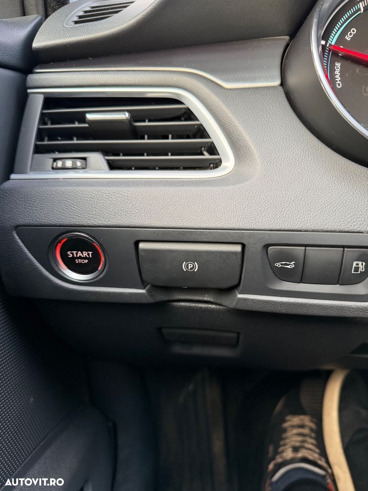 Peugeot 508 RXH Hybrid4 - 32