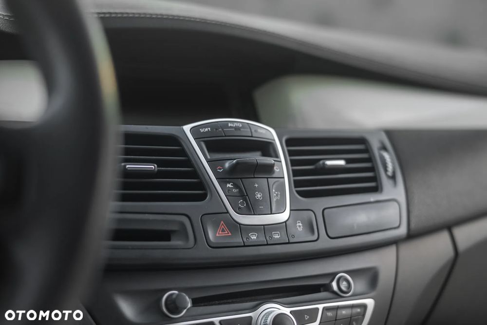 Renault Laguna 2.0 dCi Monaco GP - 21