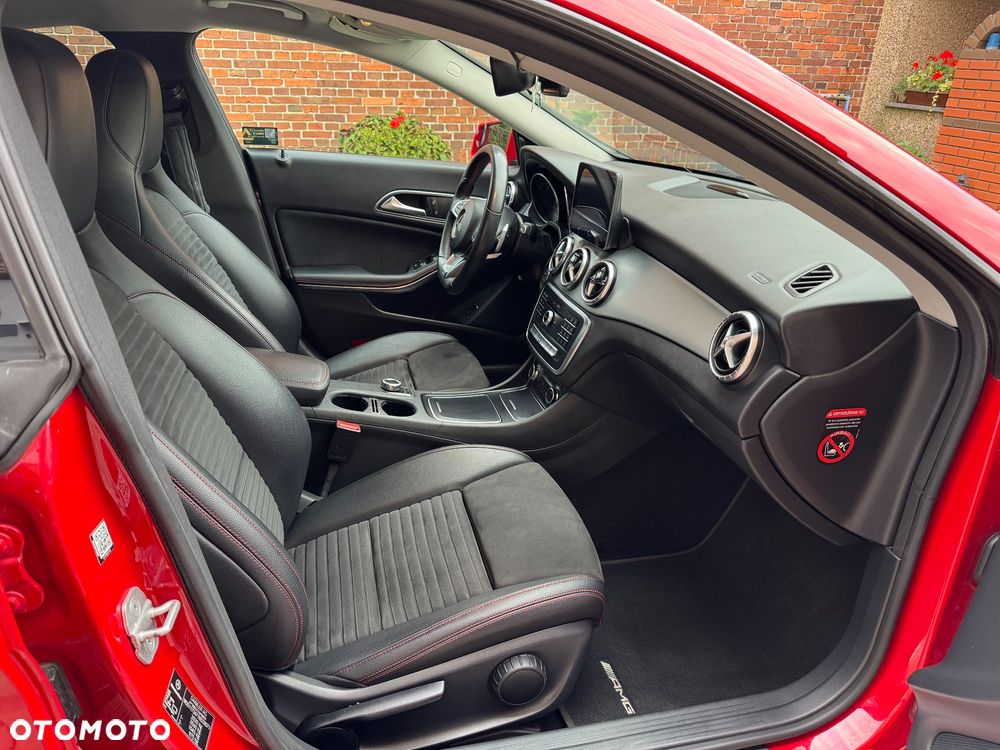 Mercedes-Benz CLA 220 4-Matic AMG Line - 7