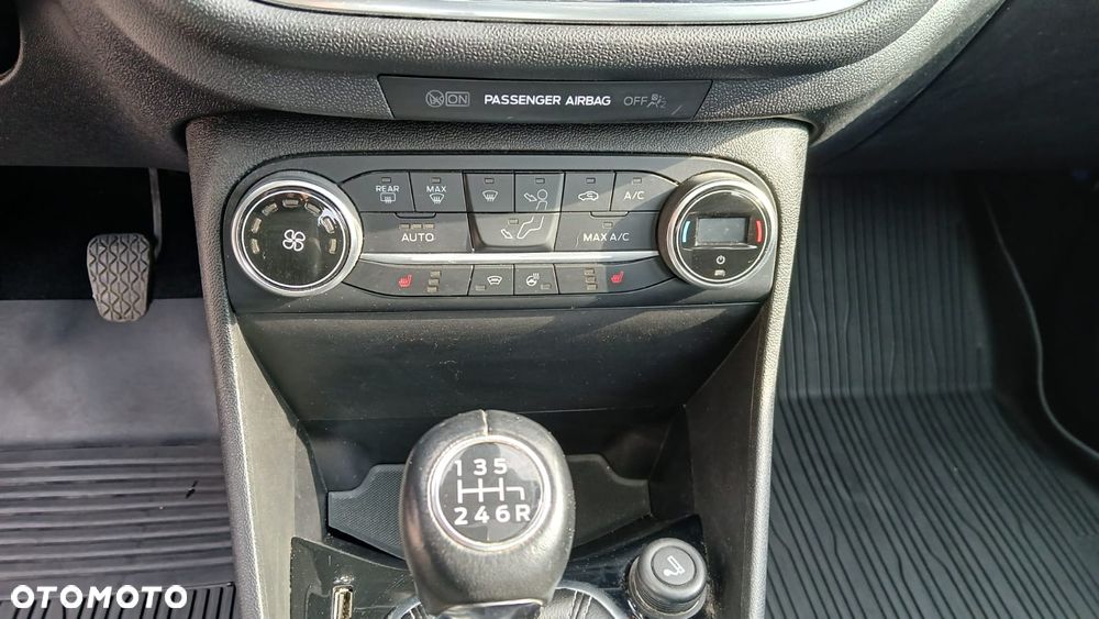 Ford Fiesta 1.0 EcoBoost S&S TITANIUM - 9