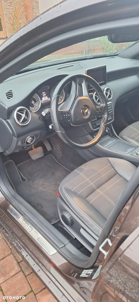 Mercedes-Benz Klasa A 180 7G-DCT AMG Line - 10