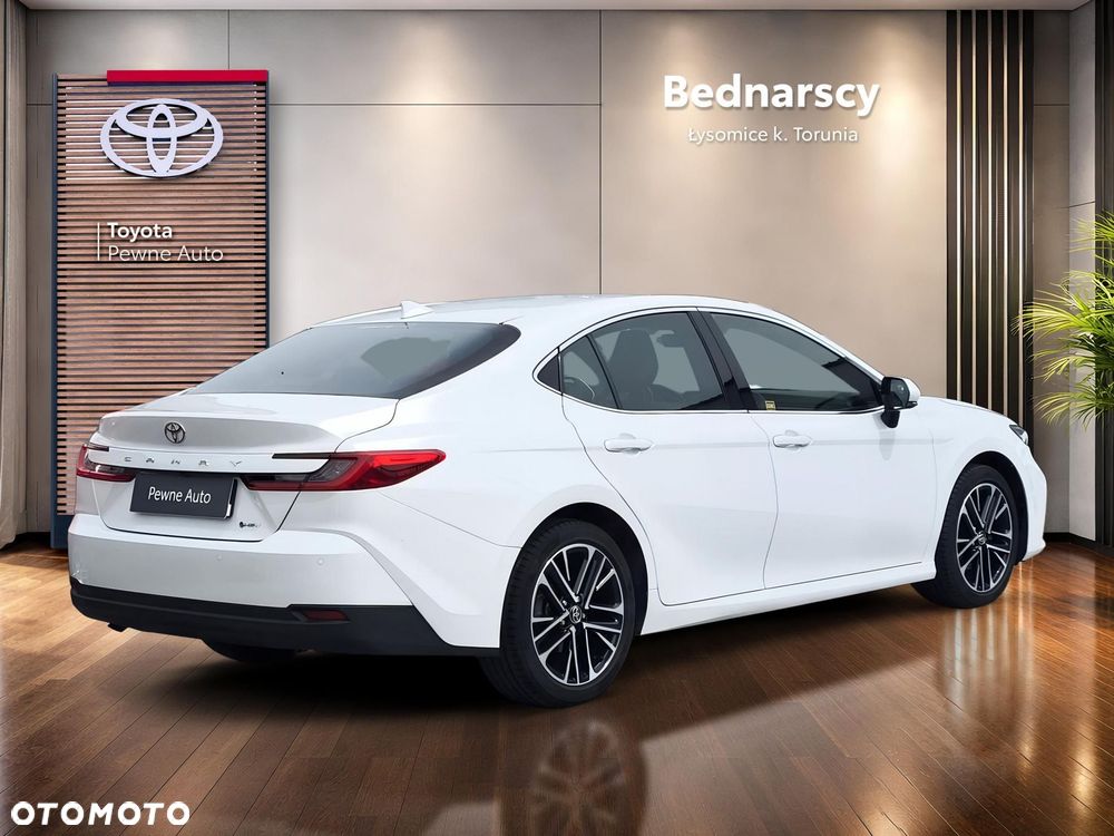 Toyota Camry - 5