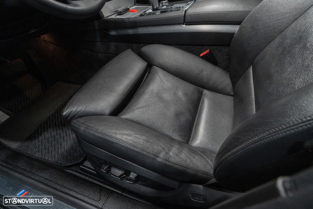 BMW 740 d Pack M - 25