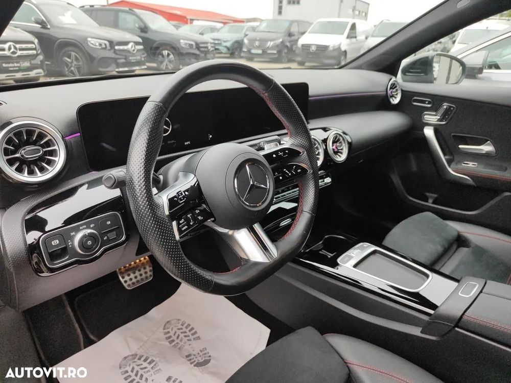 Mercedes-Benz A 220 4MATIC Aut. - 10