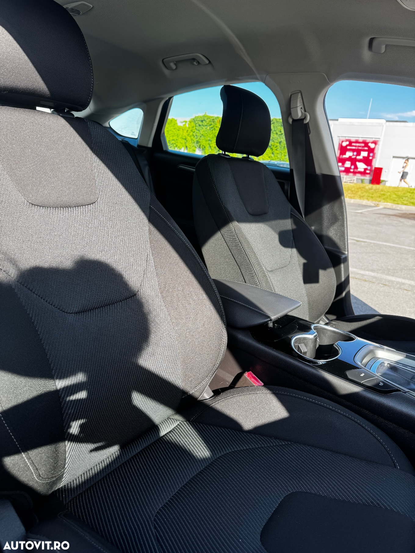 Ford Mondeo Vignale 2.0 TDCi Powershift - 8
