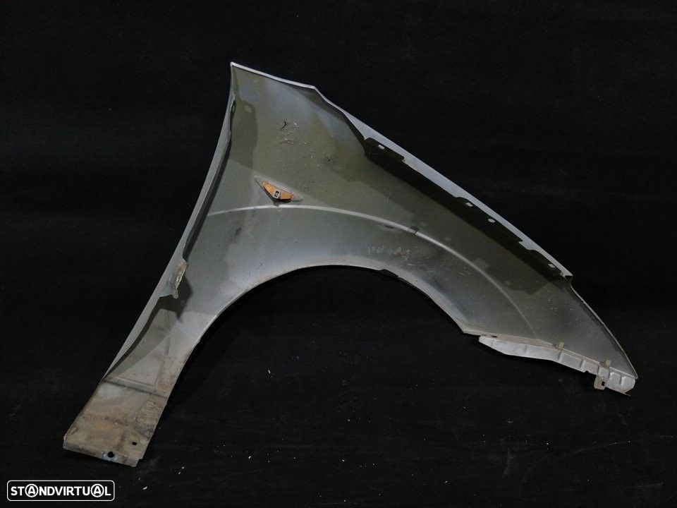 GUARDA-LAMAS FRONTAL ESQUERDO FORD FOCUS SEDAN 2003 - 4