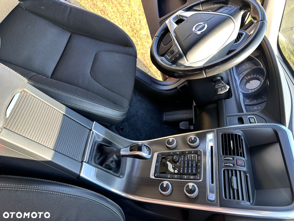 Volvo XC 60 D3 Momentum - 10