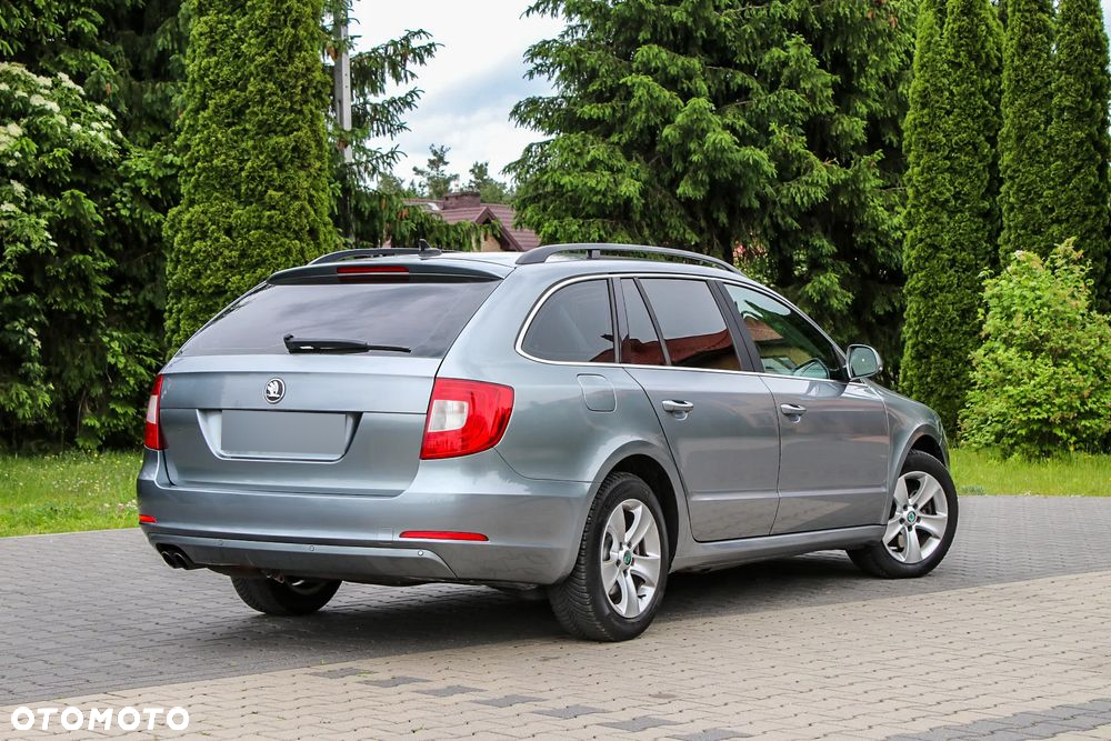 Skoda Superb 2.0 TDI DSG Exclusive - 17