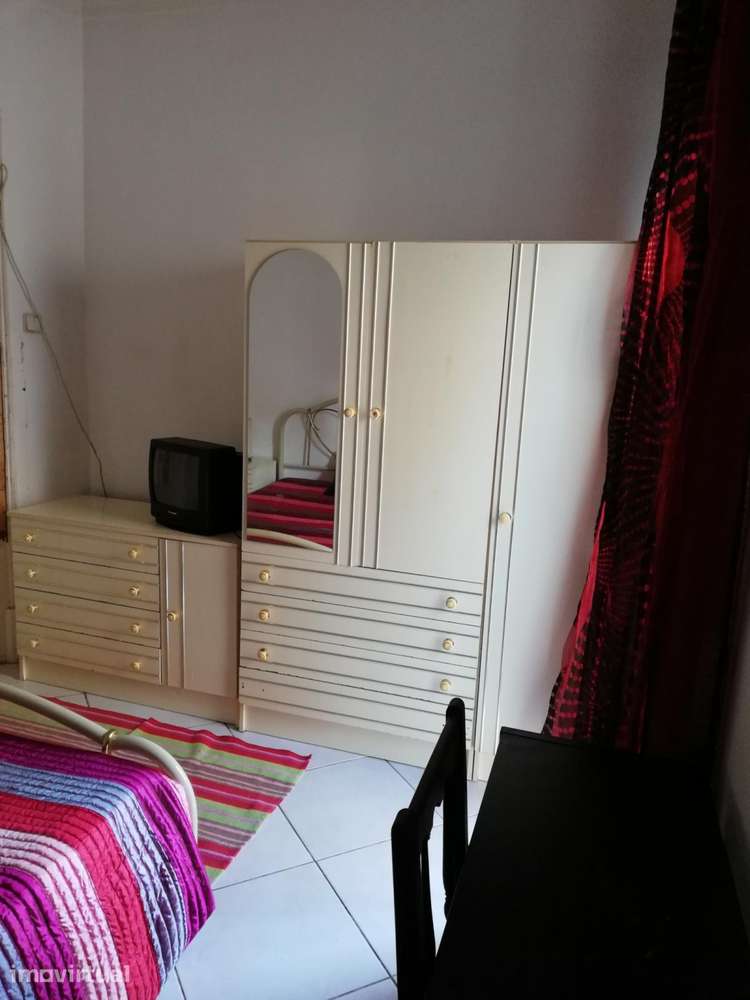 Quarto - localizado em Alameda Lisbon - Grande imagem: 4/23