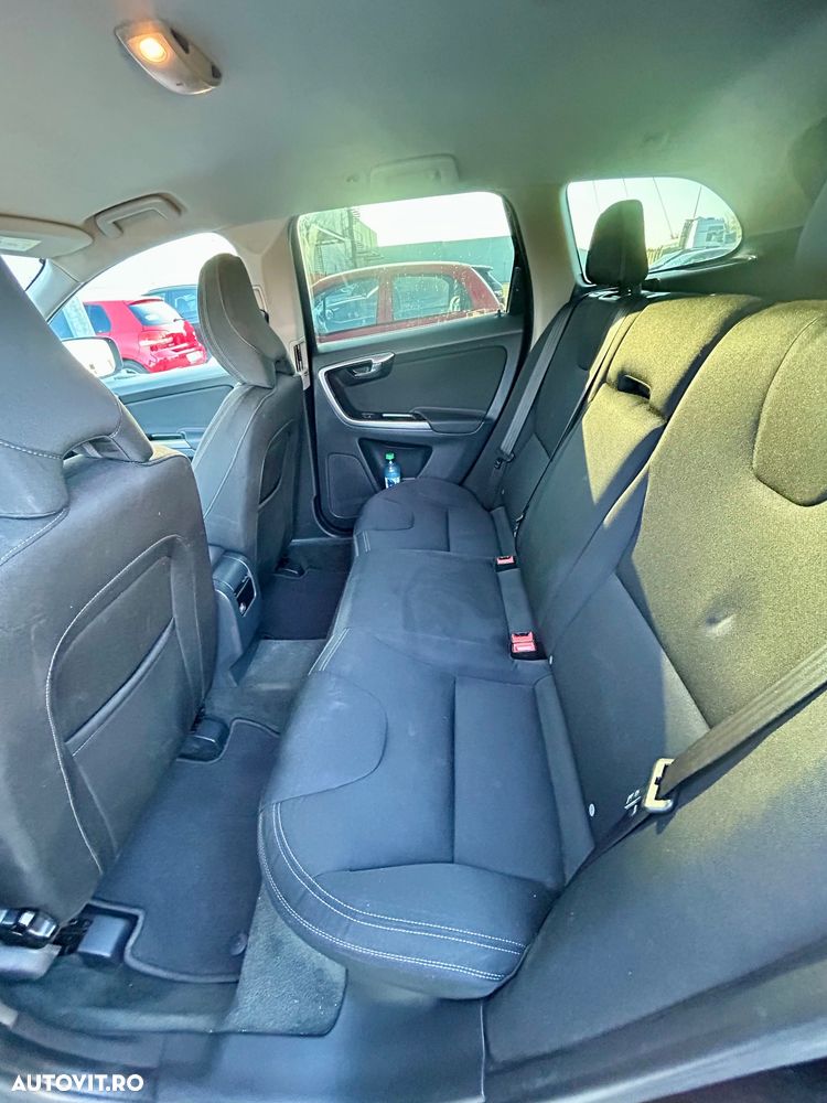 Volvo XC 60 D3 Kinetic - 11