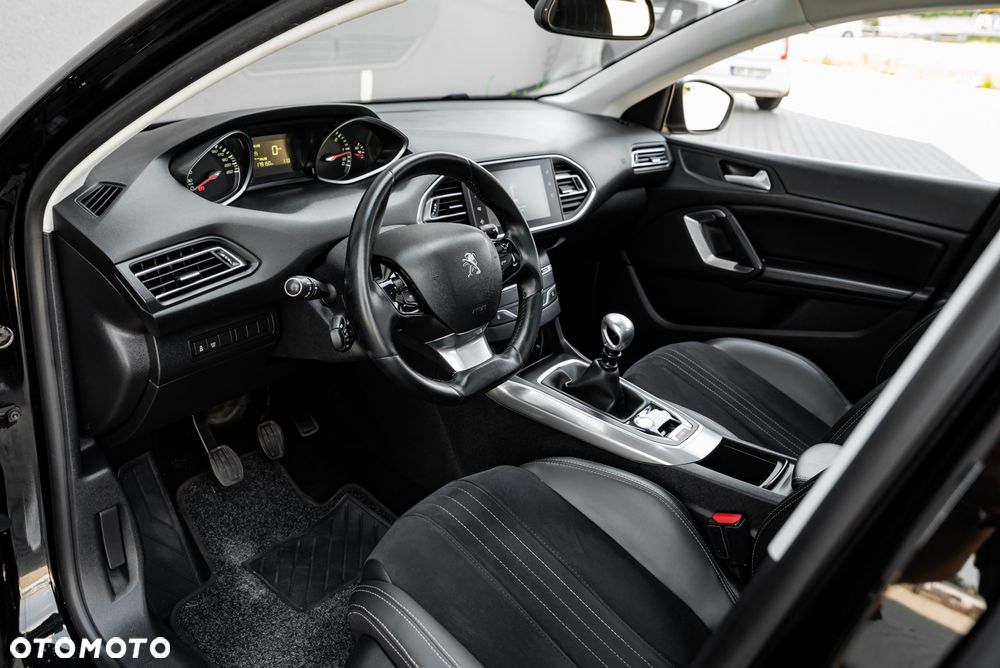 Peugeot 308 HDi FAP 150 Allure - 16