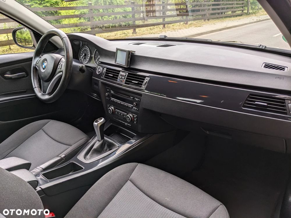 BMW Seria 3 318i Edition Exclusive - 26